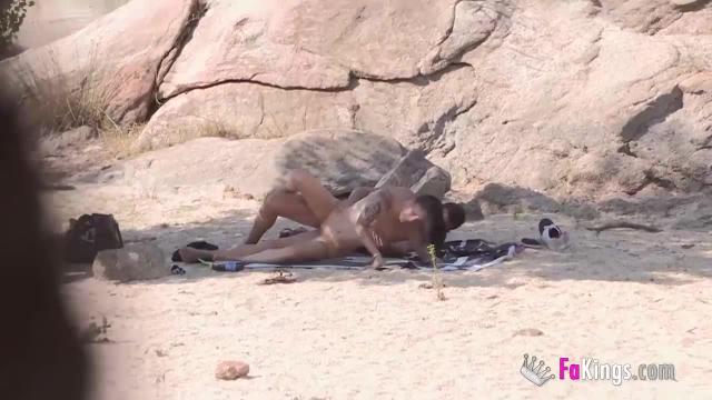 Jotade fucks an easy girl she just met near the beach